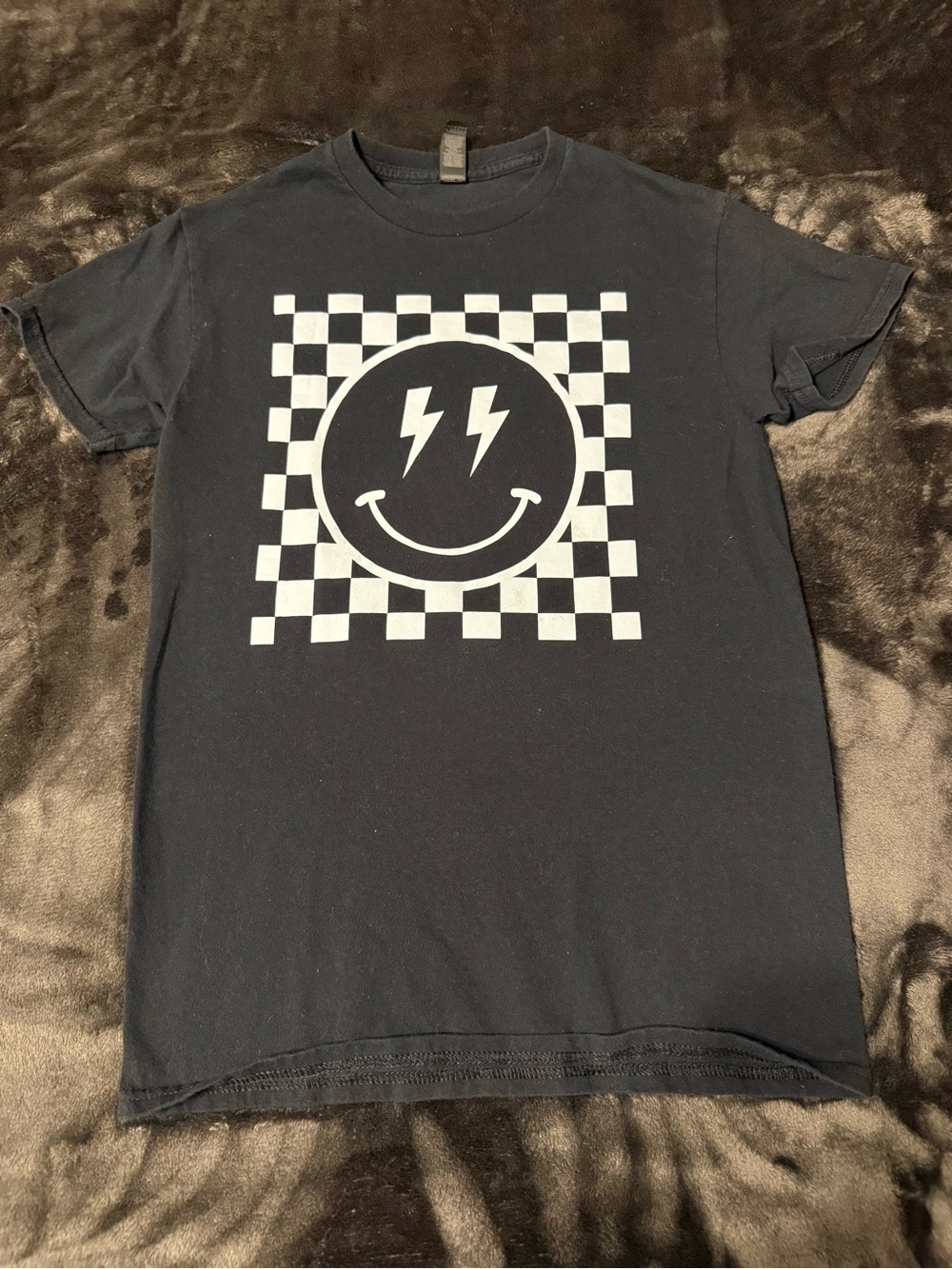 Checkerboard Black graphic T-shirt 100% cotton size S